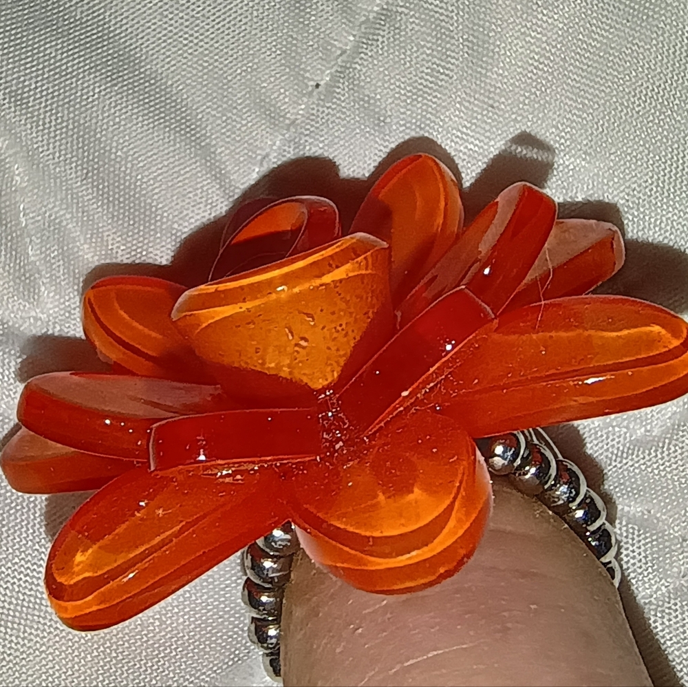 2 Vtg Silver-Tone Rings: *Orange Resin Dahlia & *Red Enamel Poppy Bouquet - Picture 6 of 10
